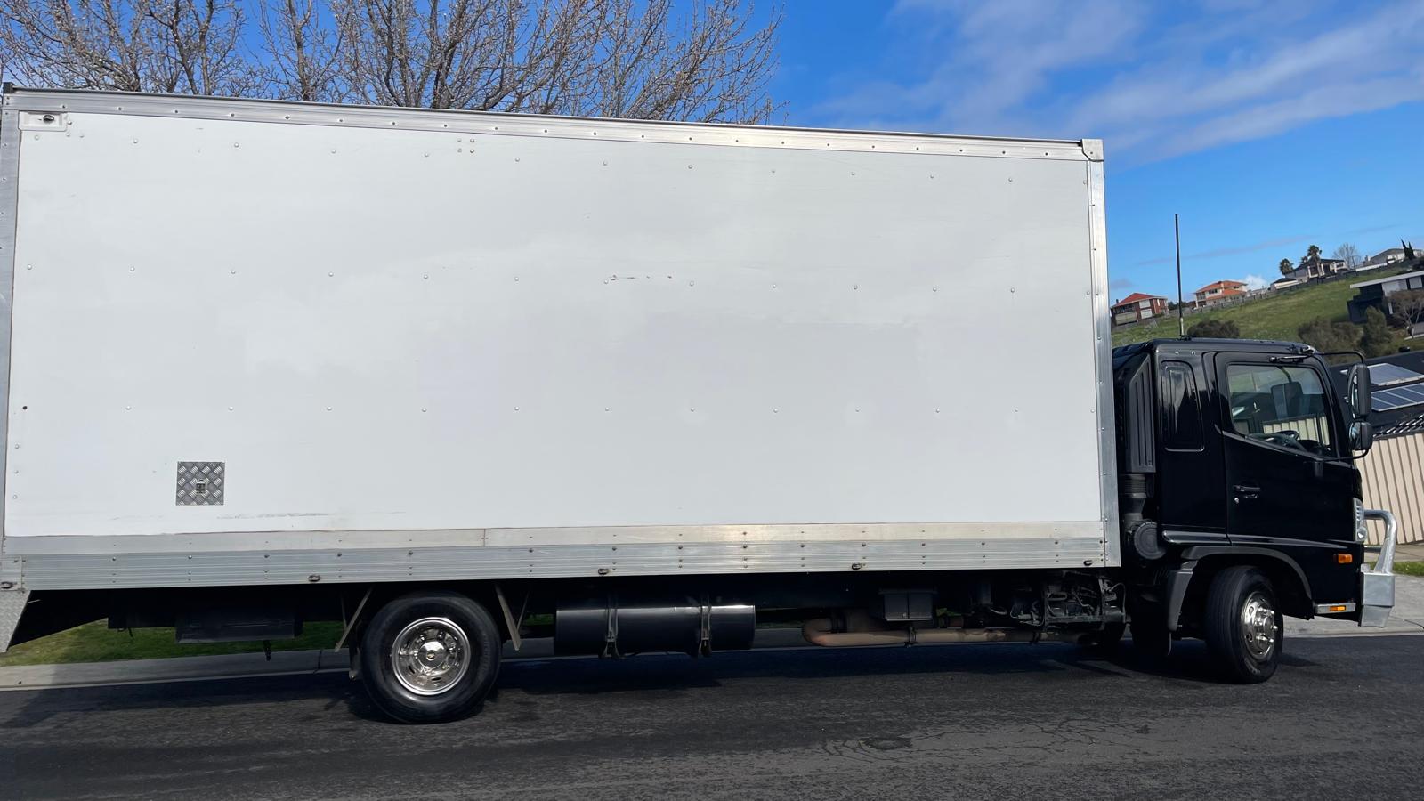Satisfied Victoria On Move customers after a successful removal